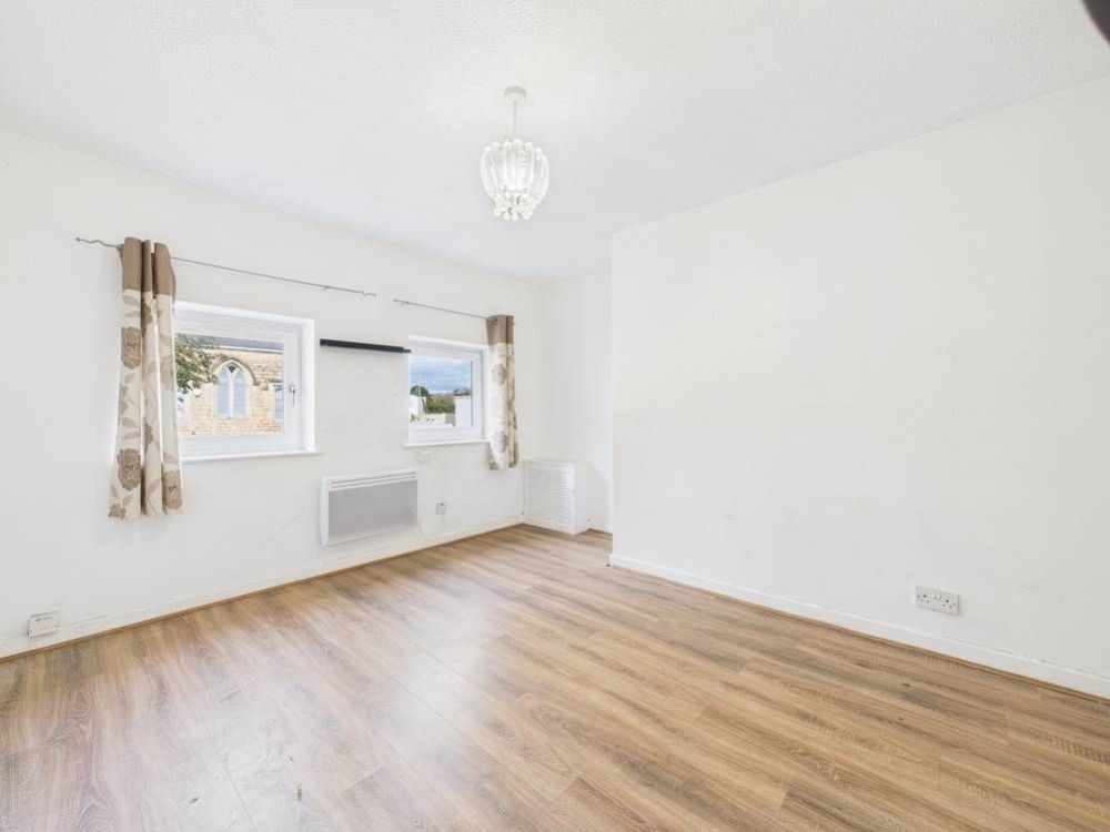 Property photo 1 of 6 Cam03062G0-Pr0188-Still021-Thumbnail-H750-70