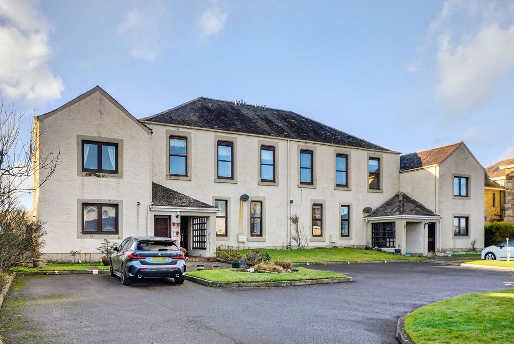 Property photo 2 of 23