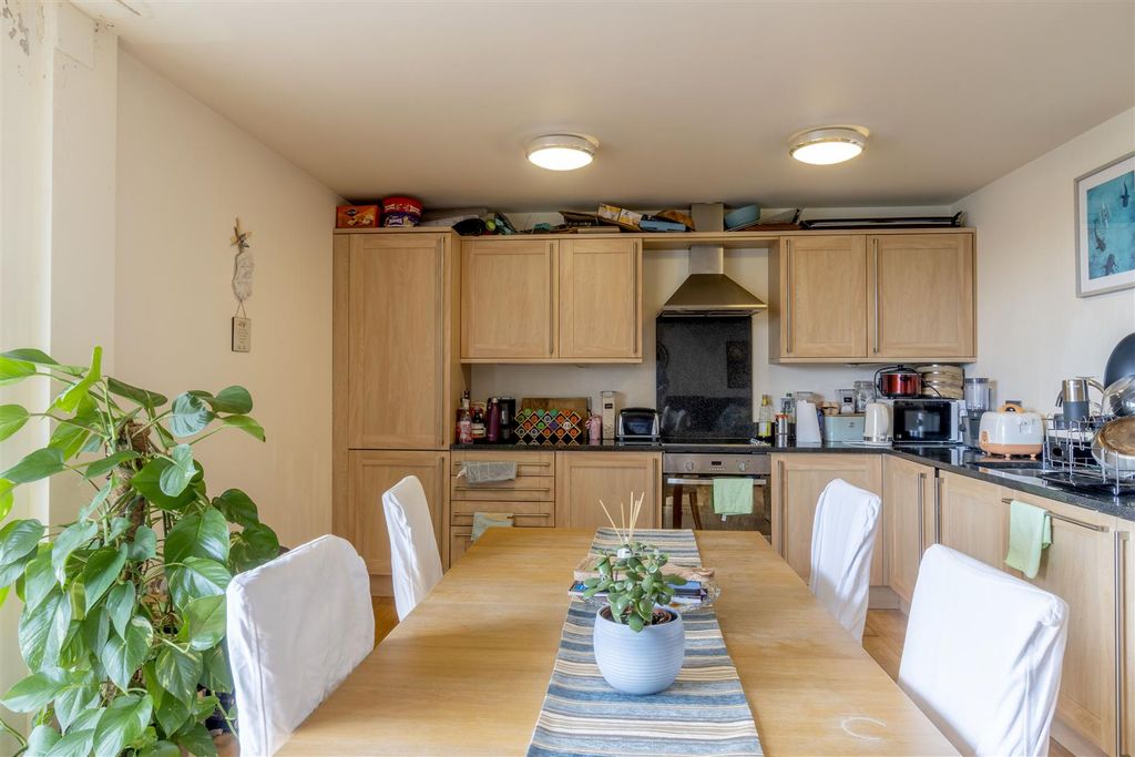 Property photo 3 of 7 Kitchen.Jpg