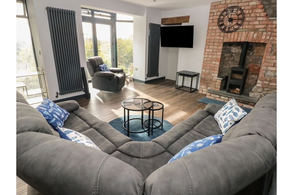 Additional image 9 of 3 bed flat for saleNarberth Road, Tenby SA70