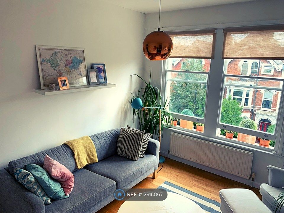 Property photo 2 of 10 Front Room