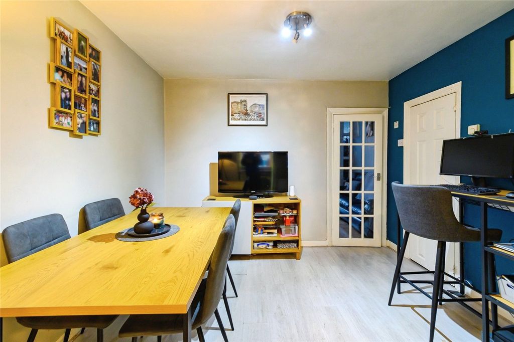 Property photo 3 of 17 Picture No. 21