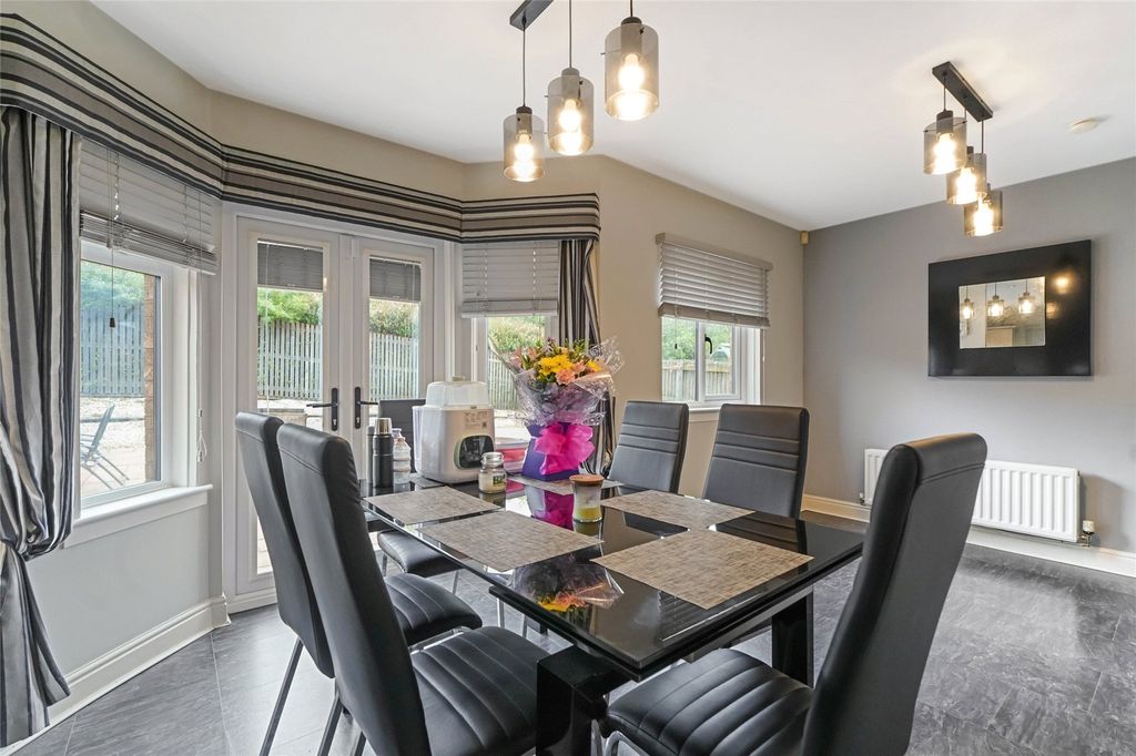 Property photo 3 of 30 Dining Area