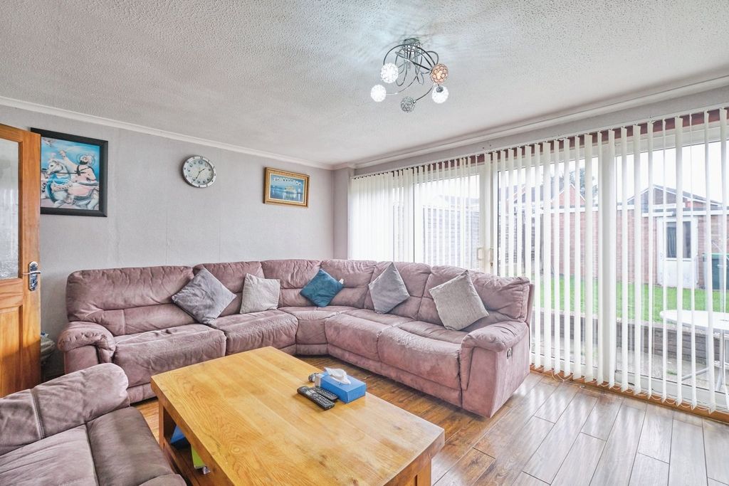 Property photo 3 of 17