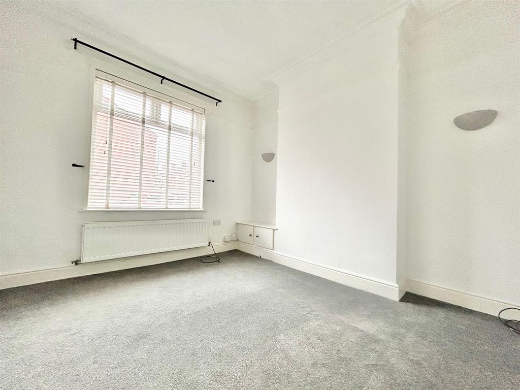 Property photo 2 of 11 Lhttps://Login.Vebraalto.Com/#Ounge.Jpg