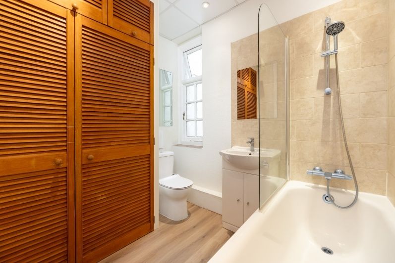 Property photo 3 of 8 Elm Tree Court F2...