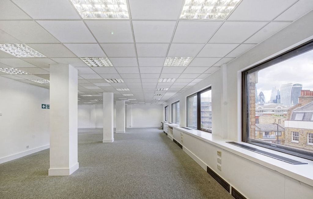 Property photo 1 of 9 Third Floor