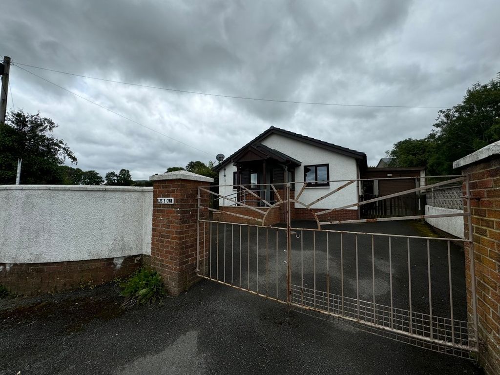 Property photo 1 of 20