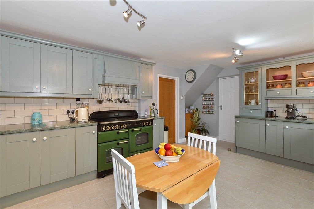 Property photo 1 of 10 Kitchen