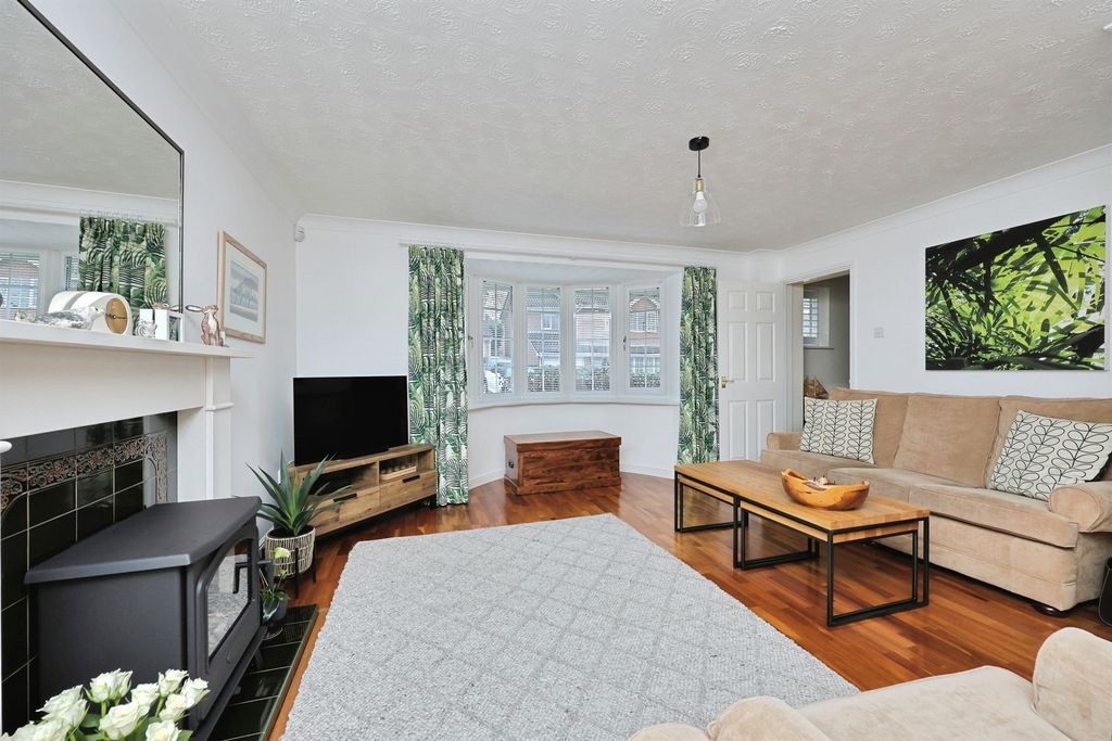 Property photo 3 of 25