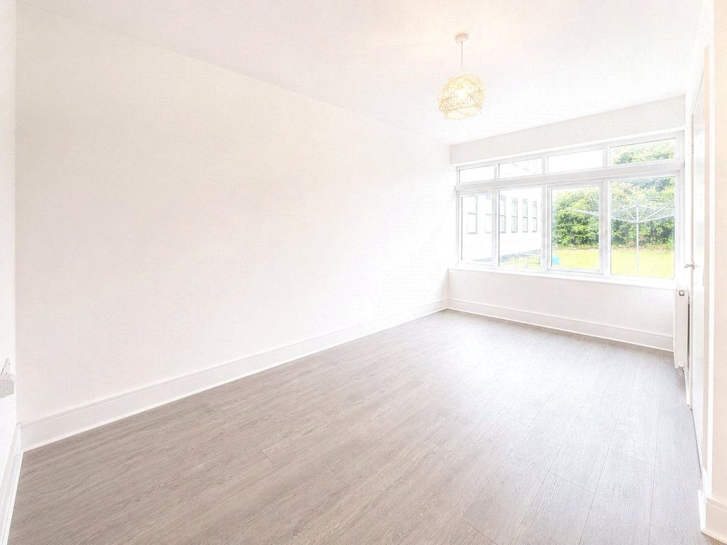 Property photo 2 of 3 Picture No. 02