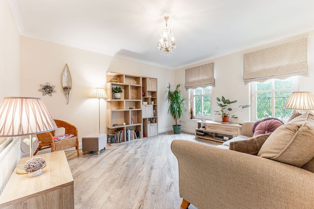 Property photo 2 of 19