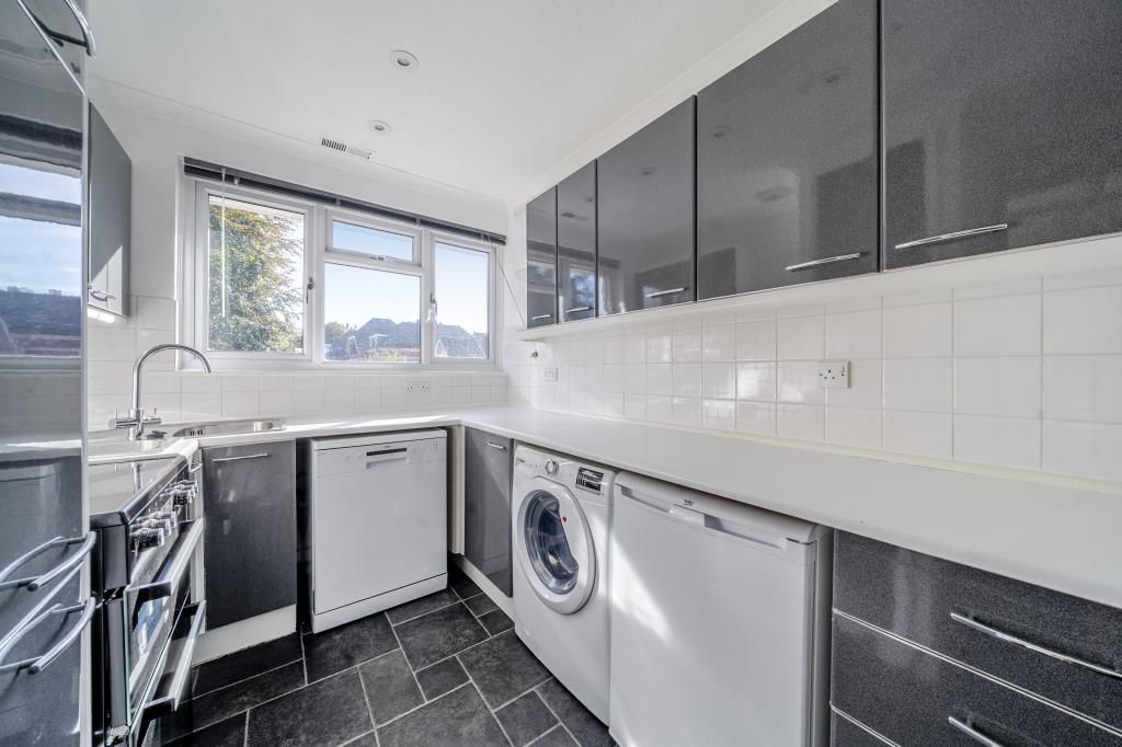 Property photo 3 of 16 Kitchen