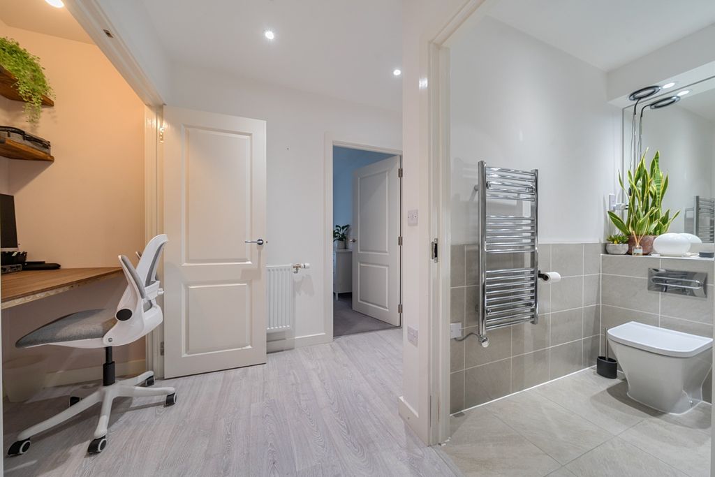 Property photo 2 of 16 4797002