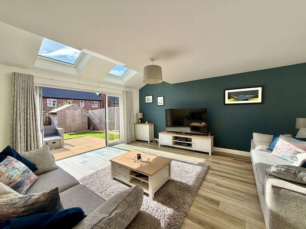 Property photo 2 of 33