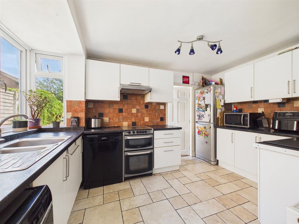 Property photo 2 of 13