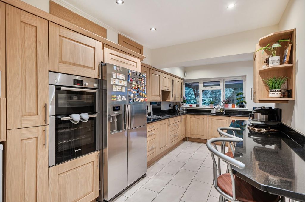 Property photo 3 of 28 1389153-22-6941752764835.Jpg