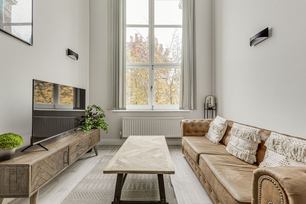Property photo 1 of 11 2 Bed To Flat To Rent