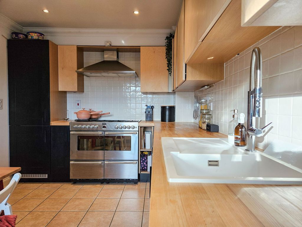 Property photo 3 of 29