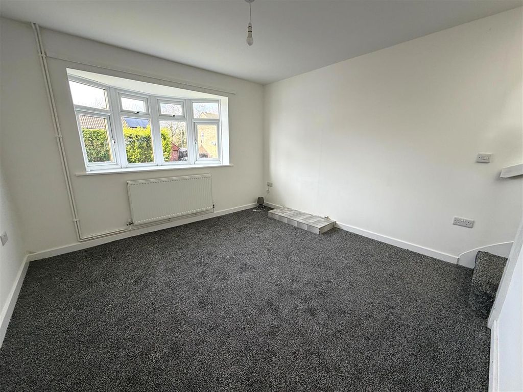 Property photo 3 of 21 Lounge.Jpeg