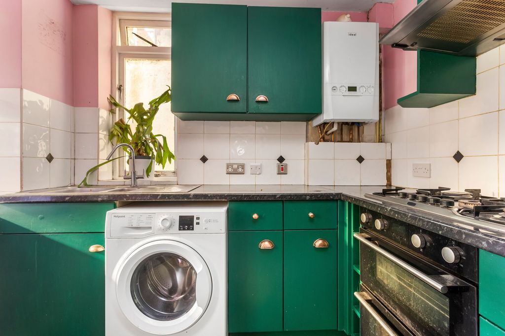 Property photo 3 of 18