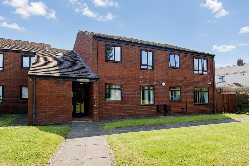 Property photo 1 of 17