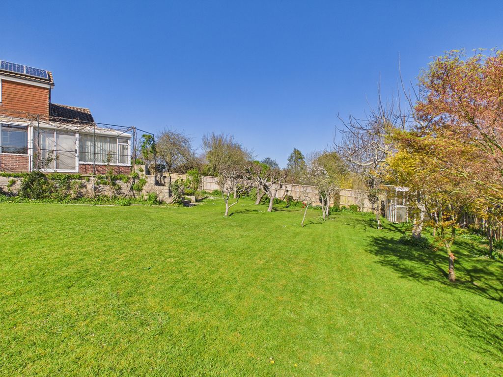 Property photo 2 of 31