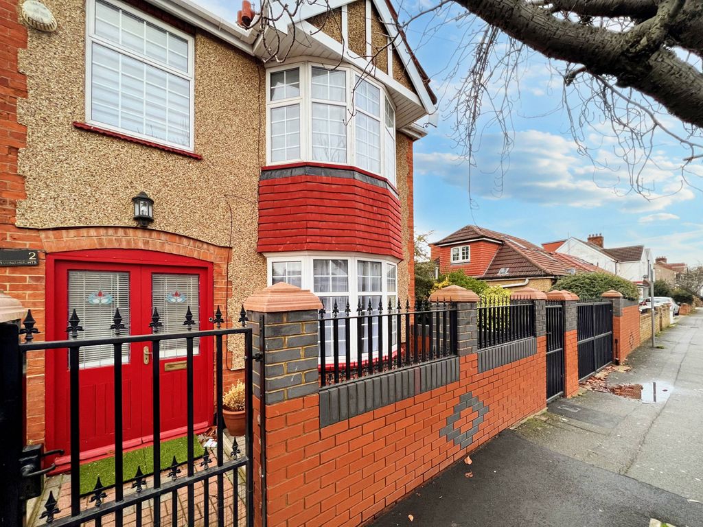 Property photo 1 of 7 Room Let - Double Bedroom With En-Suite And Shared Kitchen To Rent (Bills Included)!