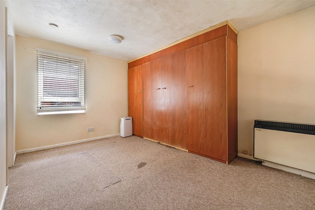 Property photo 2 of 9 Picture No. 15