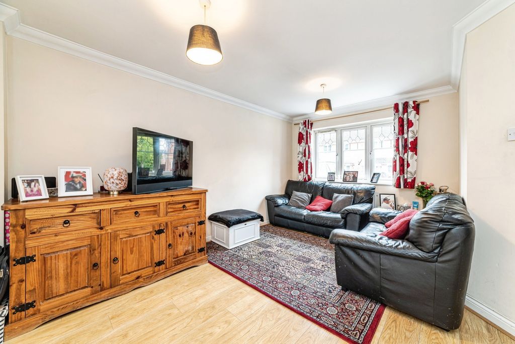 Property photo 3 of 15 Pbox-Img.Jpg
