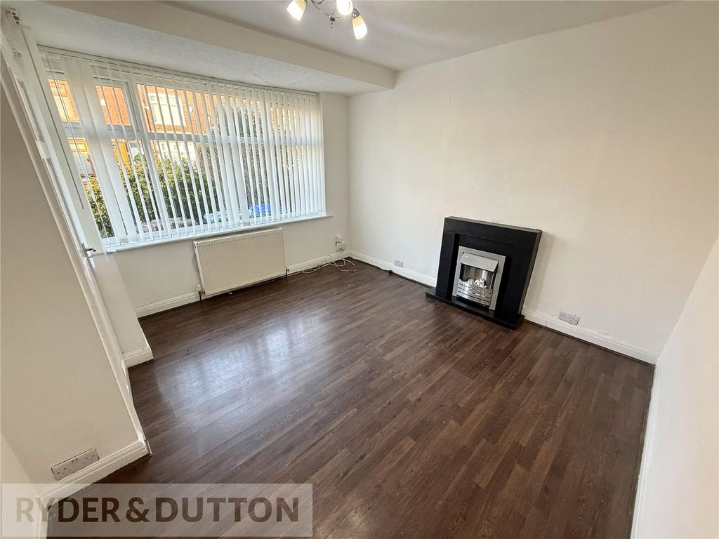 Property photo 2 of 23 Lounge