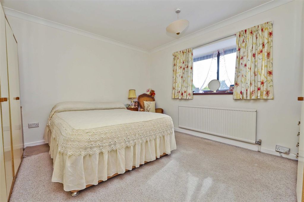 Property photo 3 of 11 Bedroom