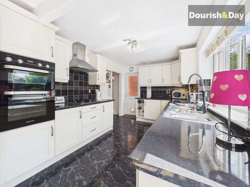 Property photo 3 of 17 Kitchen Diner