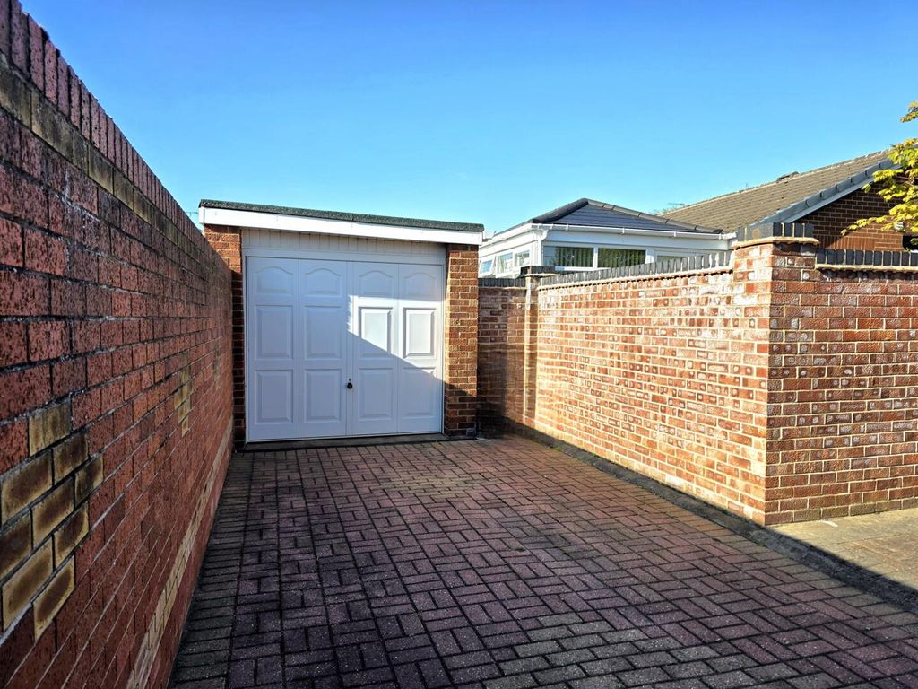 Property photo 2 of 26 Garage