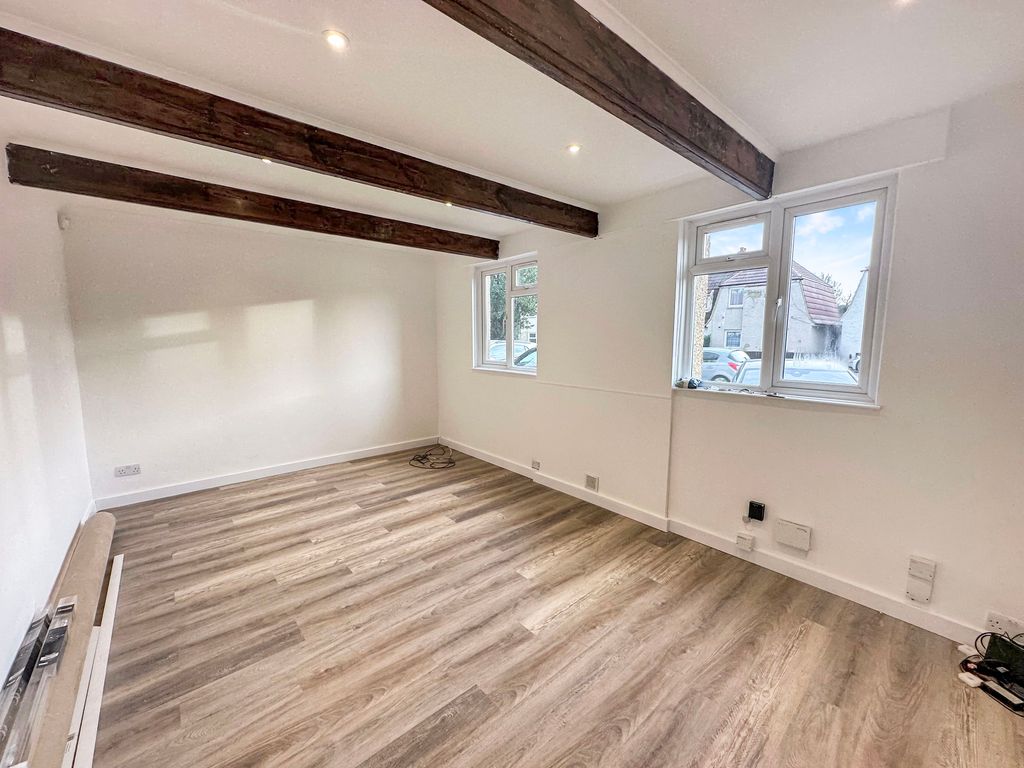 Property photo 2 of 12 Photo 7