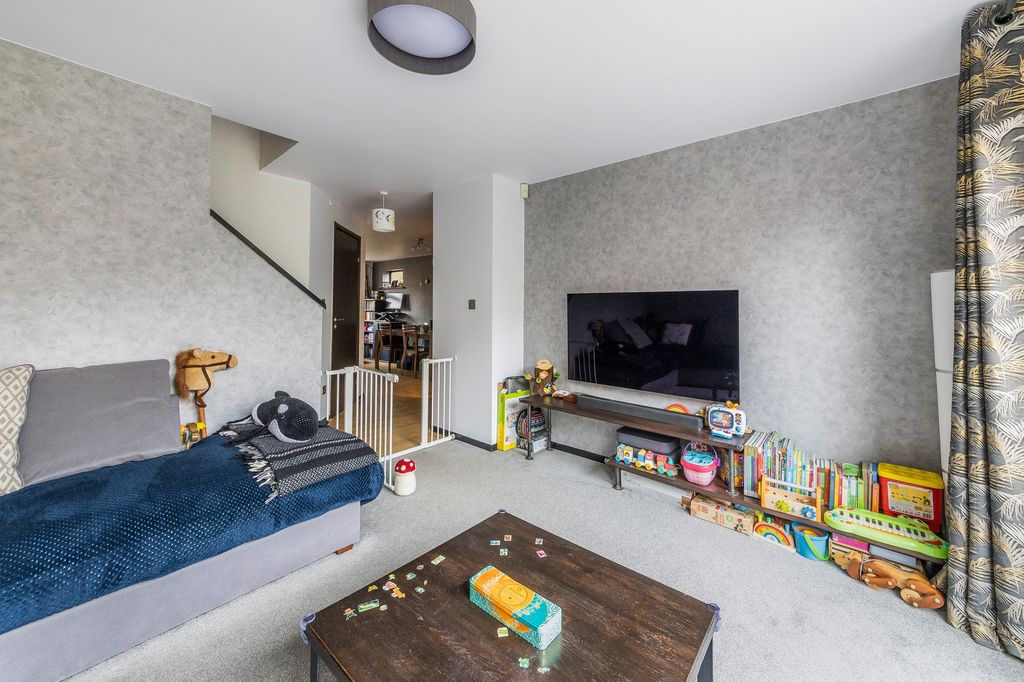 Property photo 3 of 21