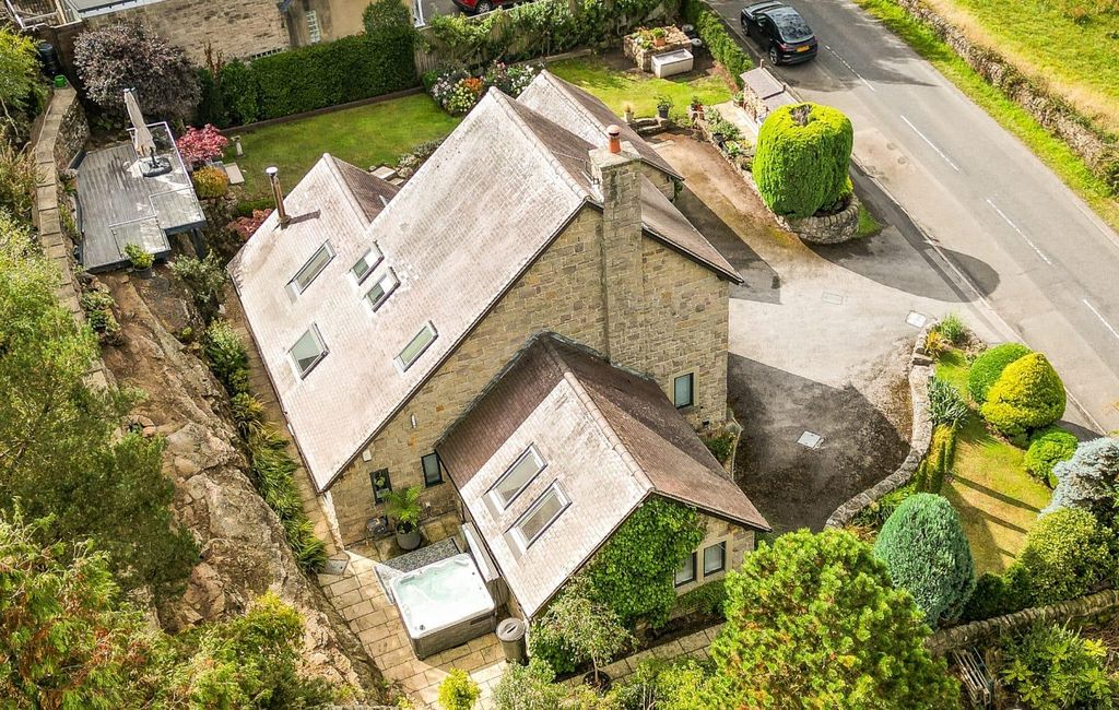 Property photo 3 of 30 Quarry Bank House  2.Jpg