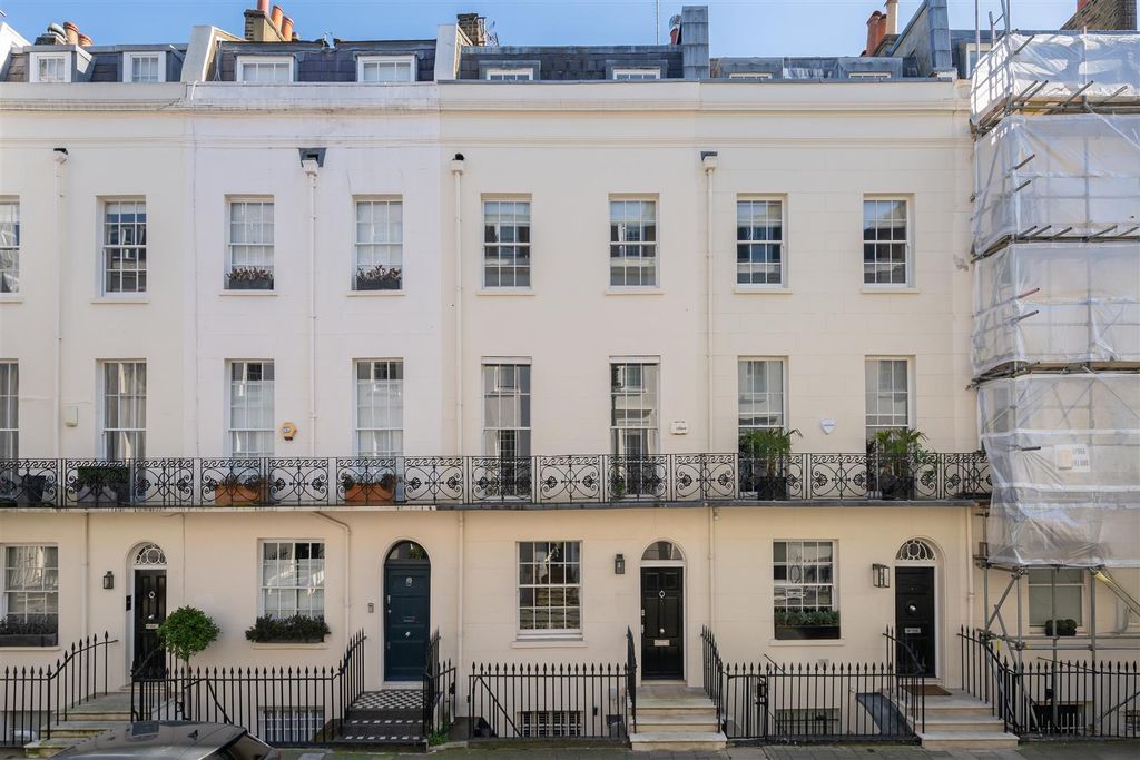 Property photo 1 of 21 9 Chester Row Hi-28.Jpg
