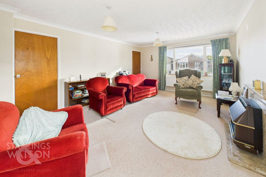 Property photo 3 of 12