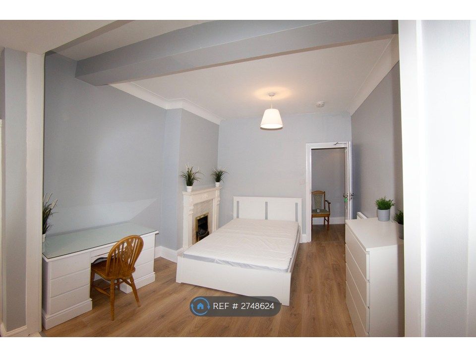 Property photo 2 of 7 Room 2