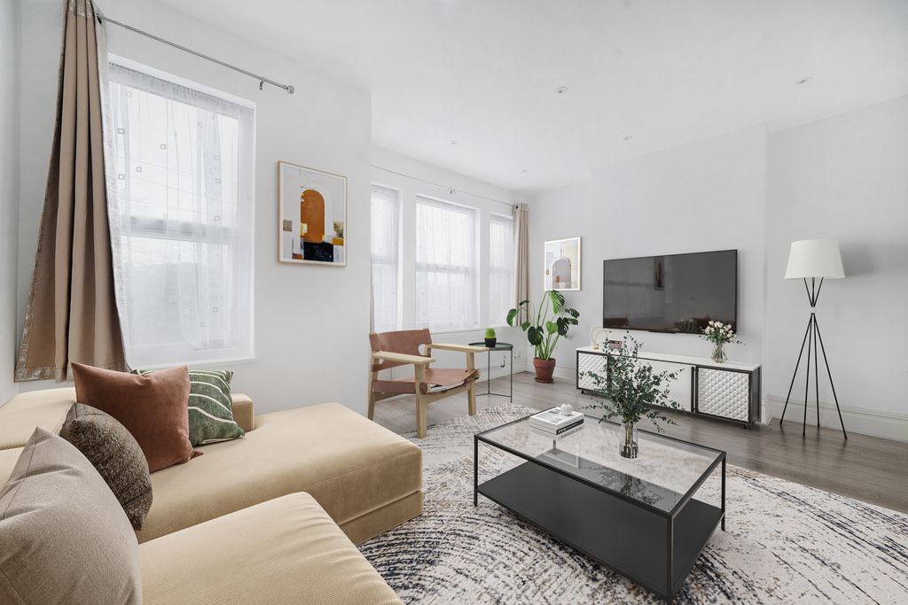 Property photo 1 of 9