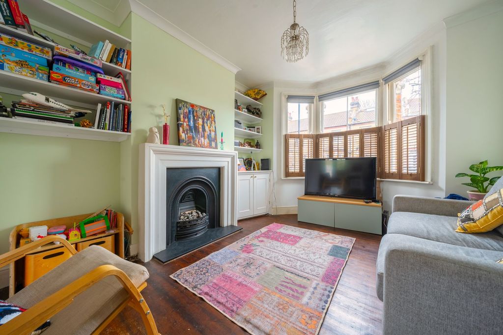 Property photo 2 of 11