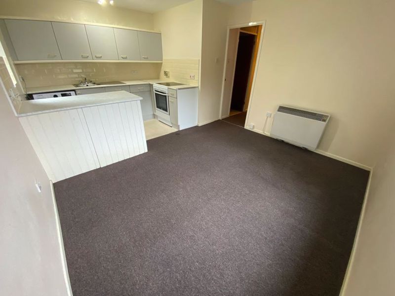 Property photo 3 of 9 Photo 7