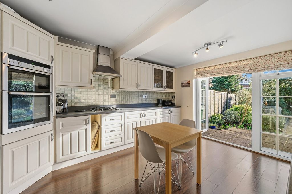 Property photo 2 of 21