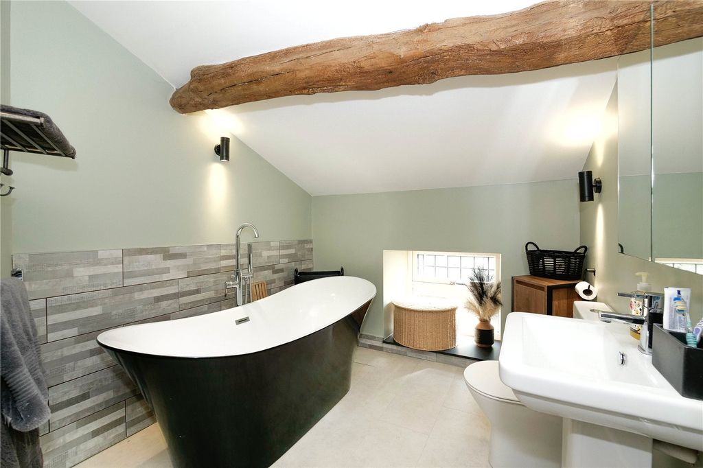 Property photo 3 of 27 Picture No. 13