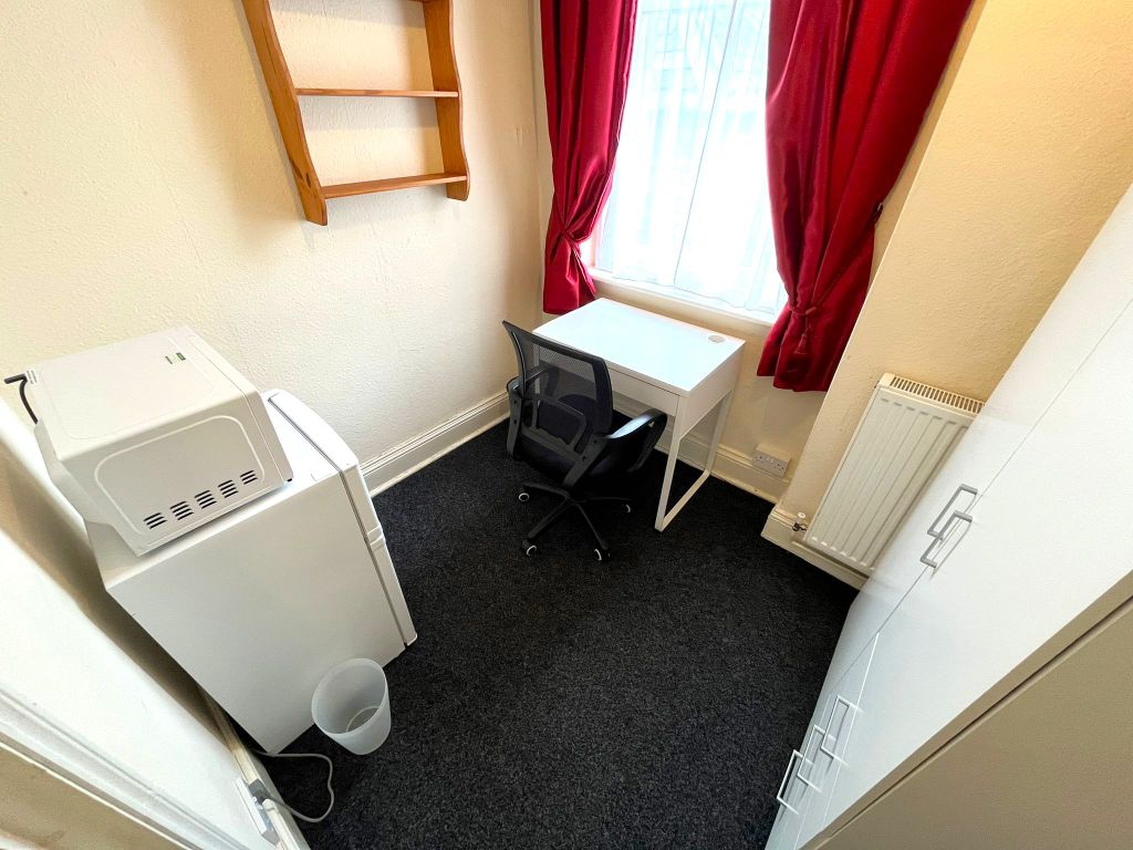 Property photo 2 of 24