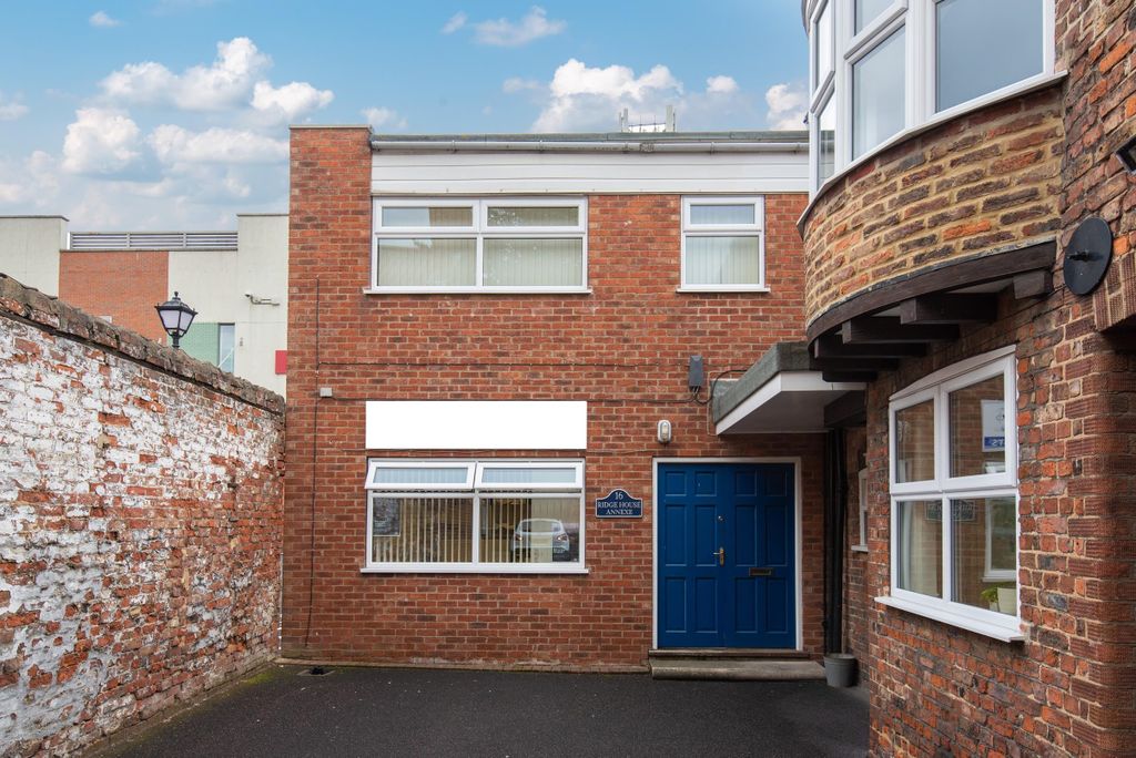 Property photo 2 of 3
