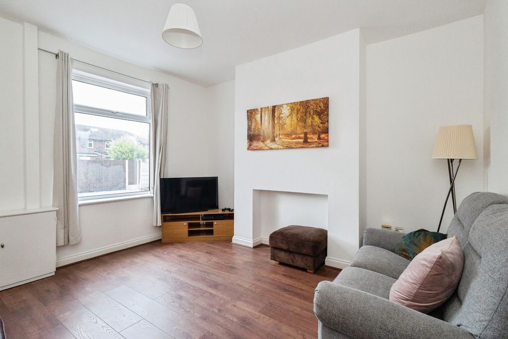 Property photo 3 of 15 Pbox-Img.Jpg