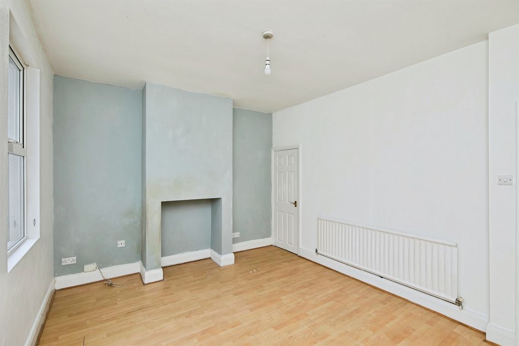 Property photo 3 of 24