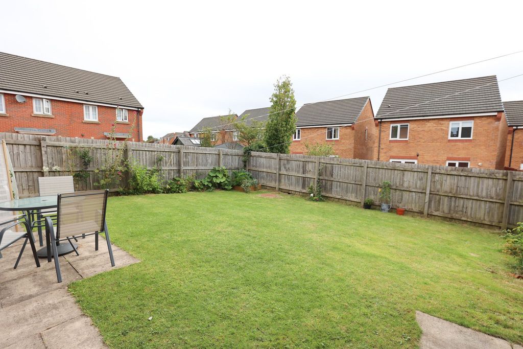 Property photo 2 of 16